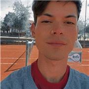 Profesor de Tenis, ex competidor junior y escalafón